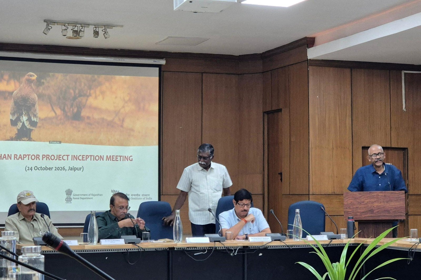 Shri Arijit Banerjee, PCCF and Head of Forest Force, Rajasthan, speaking at the podium at the Rajasthan Raptor Project inception meeting in Jaipur